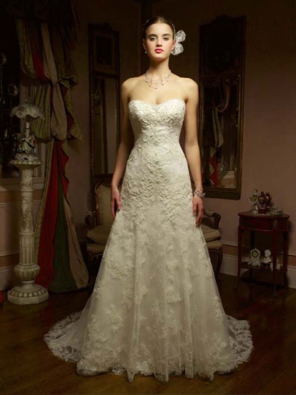Casablanca Bridal Model 1872 wedding gown size 4 in ivory